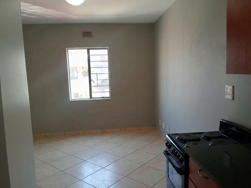 Studio Apartment For Sale in Jabulani, Soweto - Photo 3