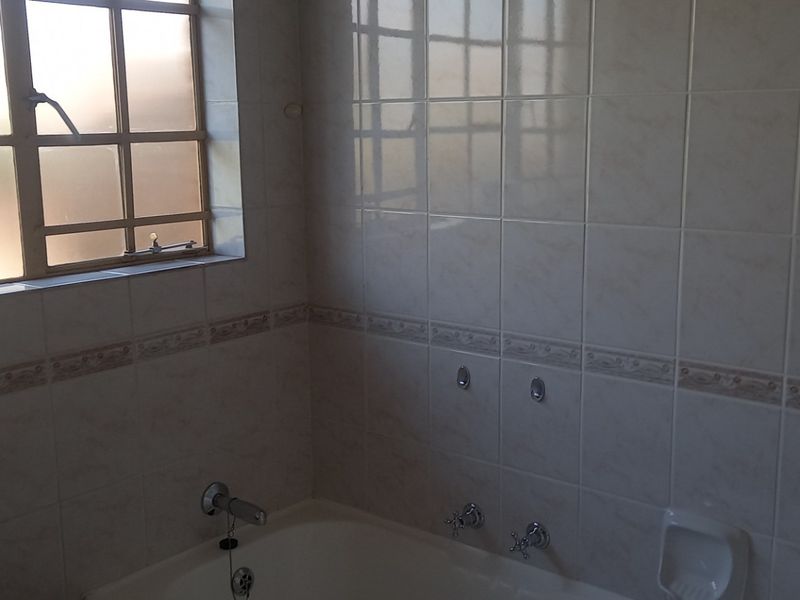 Townhouse For Sale in Faerie Glen, Pretoria - Photo 9