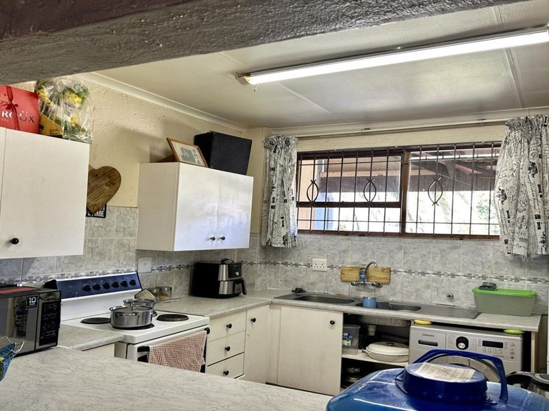 Apartment For Sale in Corlett Gardens, Johannesburg - Photo 3