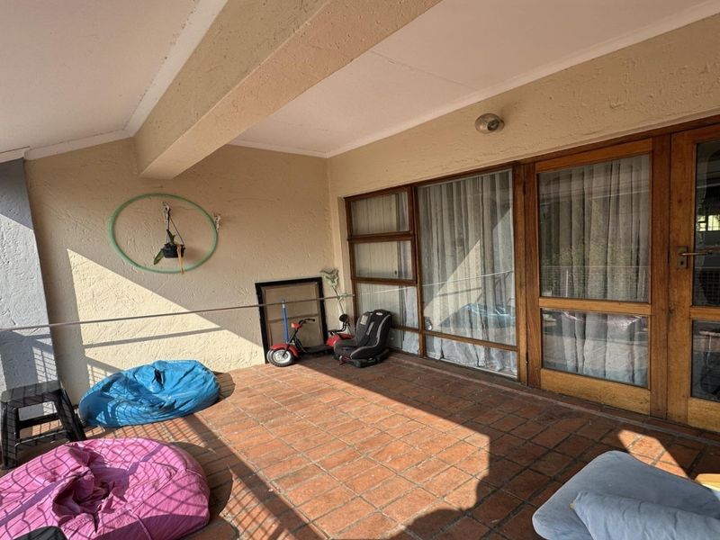 Apartment For Sale in Corlett Gardens, Johannesburg - Photo 10