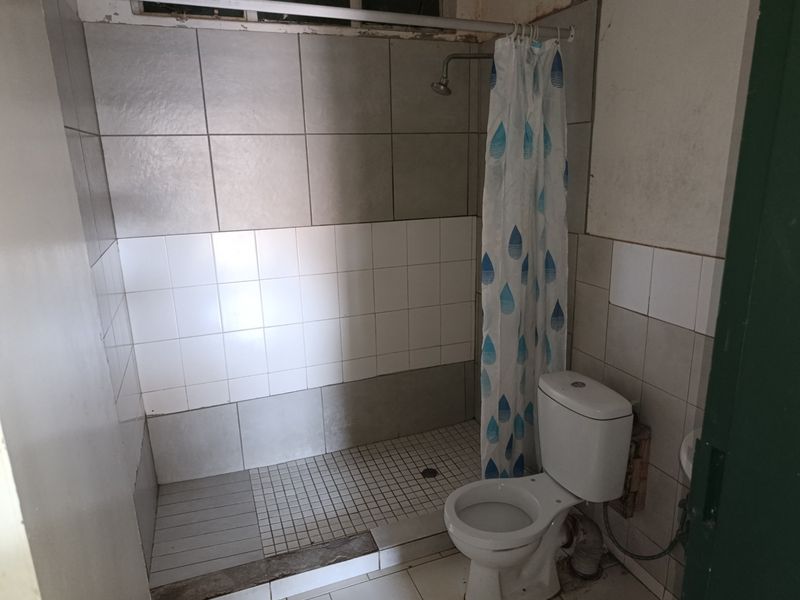 13 Unit House For Sale in Brixton, Johannesburg - Photo 9