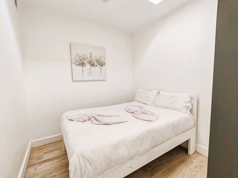 Furnished Apartment For Sale in Woodstock, Cape Town - Photo 9