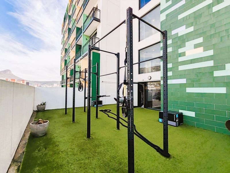 Furnished Apartment For Sale in Woodstock, Cape Town - Photo 10