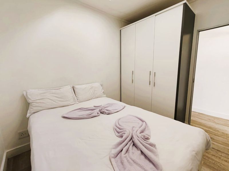 Furnished Apartment For Sale in Woodstock, Cape Town - Photo 8