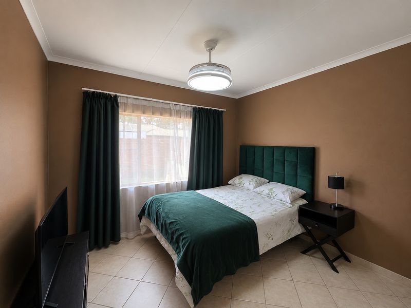 Townhouse For Sale in Sinoville, Pretoria - Photo 10
