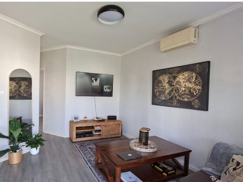 Well-Maintained 2-Bedroom Home in Secure Victoria Park, Somerset West - Photo 3