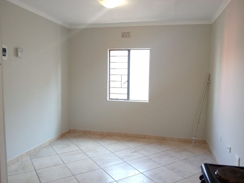 Studio Apartment For Sale in Jabulani, Soweto - Photo 4