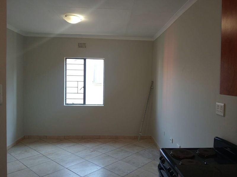 Studio Apartment For Sale in Jabulani, Soweto - Photo 3