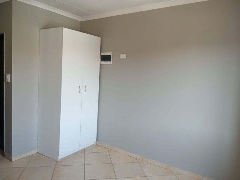 Studio Apartment For Sale in Jabulani, Soweto - Photo 5