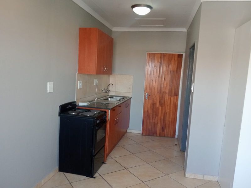 Studio Apartment For Sale in Jabulani, Soweto - Photo 2