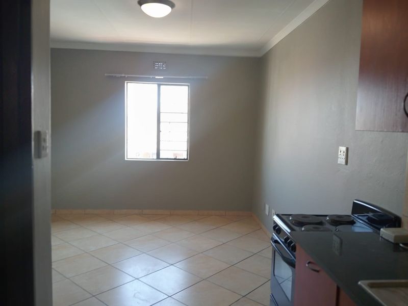 Studio Apartment For Sale in Jabulani, Soweto - Photo 3