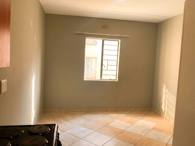 Studio Apartment For Sale in Jabulani, Soweto - Photo 3