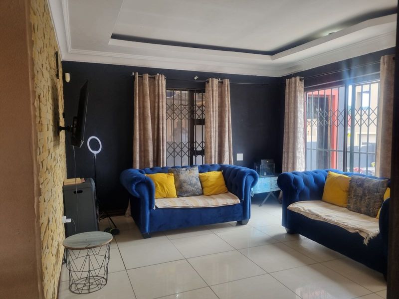 Apartment For Sale in Naturena, Johannesburg 2667 Nicolls street ext19 - Photo 5