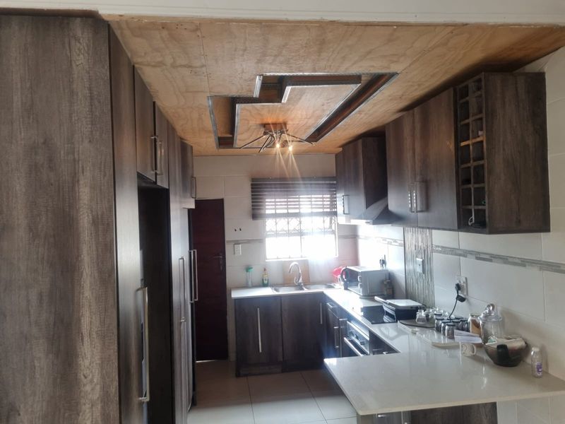 Apartment For Sale in Naturena, Johannesburg 2667 Nicolls street ext19 - Photo 8