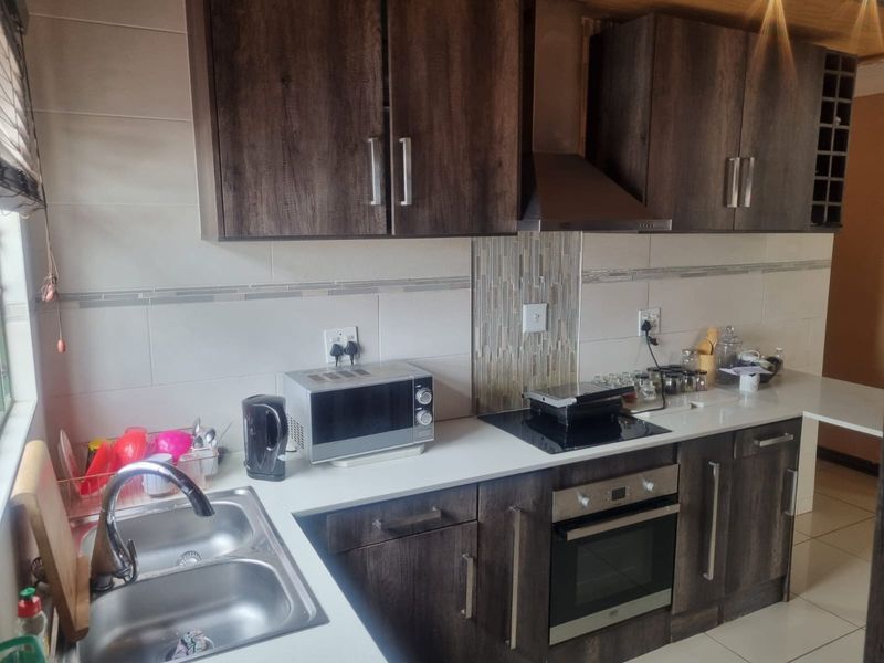 Apartment For Sale in Naturena, Johannesburg 2667 Nicolls street ext19 - Photo 6