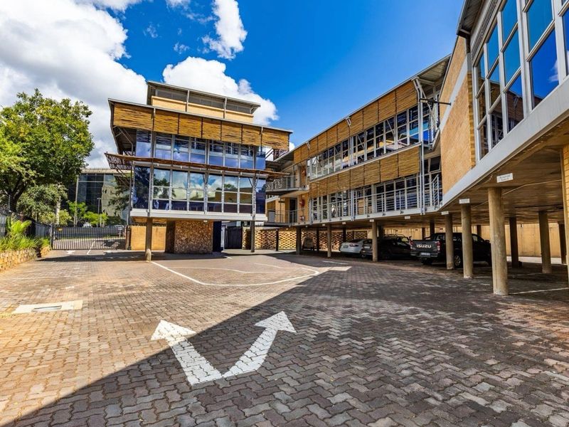 Prime A- Grade Commersial Office Building  (Fully Tenanted) - Photo 7