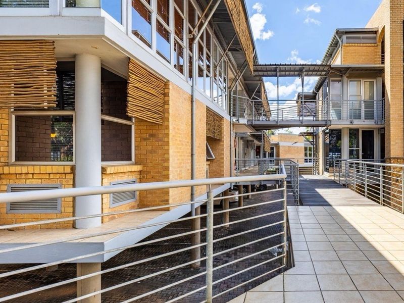 Prime A- Grade Commersial Office Building  (Fully Tenanted) - Photo 9