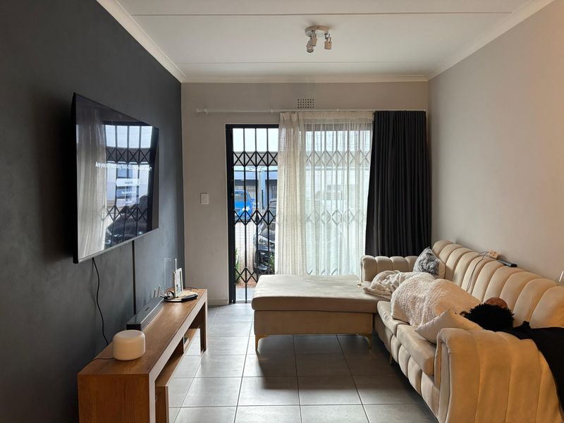Apartment To Rent in Athlone Park, Amanzimtoti, KwaZulu Natal - Photo 3