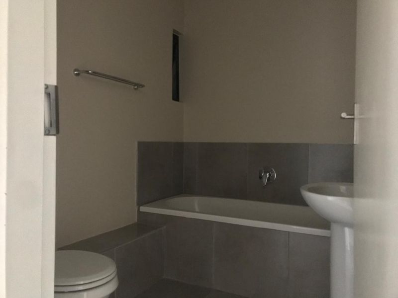 Ground Floor 2-Bedroom Apartment in Waterfall Ridge, Vorna Valley - Photo 6