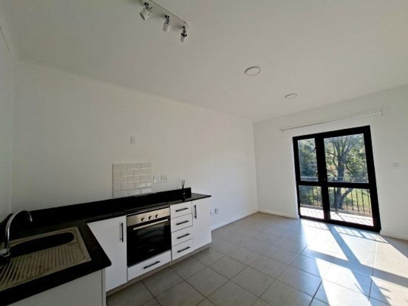 Stylish Apartment To Rent in Waterfall, Hillcrest, KwaZulu Natal - Photo 1