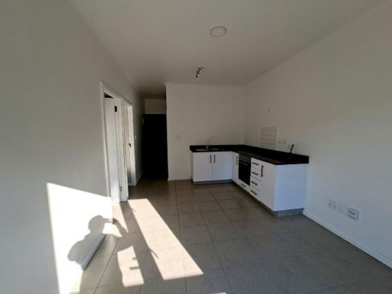 Stylish Apartment To Rent in Waterfall, Hillcrest, KwaZulu Natal - Photo 4