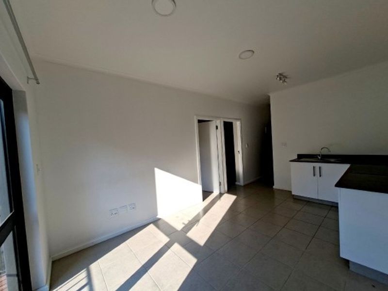 Stylish Apartment To Rent in Waterfall, Hillcrest, KwaZulu Natal - Photo 3