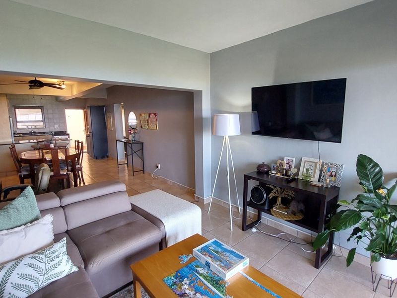 Ocean view apartment for sale, Ramsgate, KZN - Photo 9