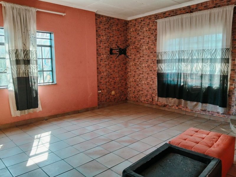 Renovator's Dream with Granny Flat - Great Investment Opportunity in Struisbult, Springs - Photo 6