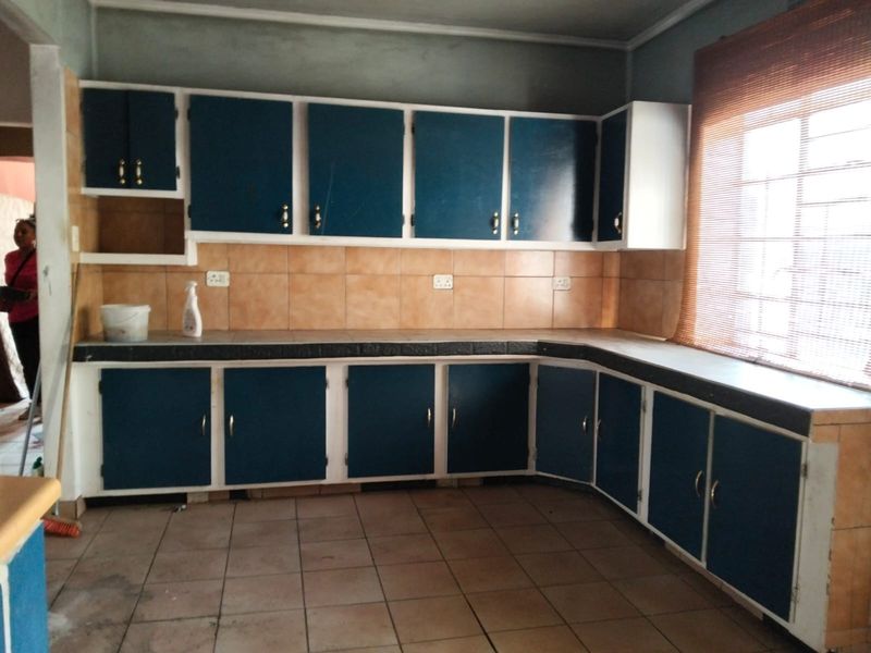Renovator's Dream with Granny Flat - Great Investment Opportunity in Struisbult, Springs - Photo 4