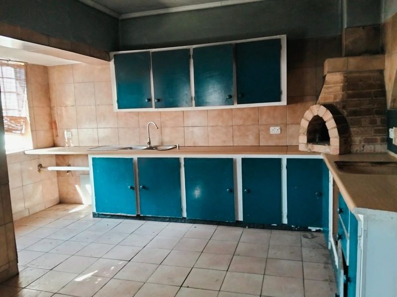Renovator's Dream with Granny Flat - Great Investment Opportunity in Struisbult, Springs - Photo 5