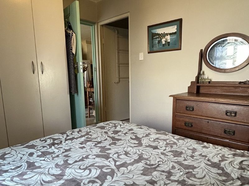 Ground Floor Living, One Bedroom with a Private Garden - Photo 9