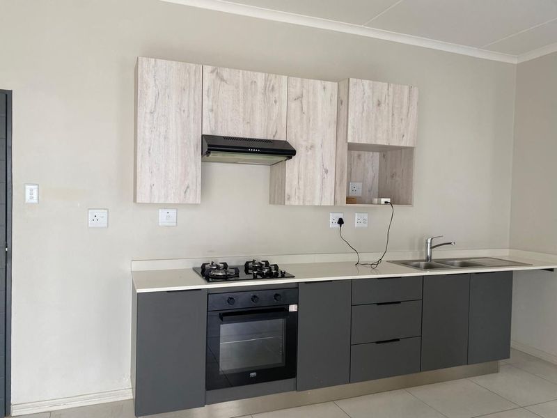 Apartment To Rent in Carlswald, Midrand - Photo 5