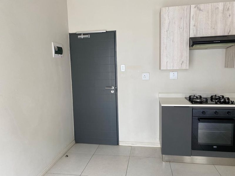 Apartment To Rent in Carlswald, Midrand - Photo 8