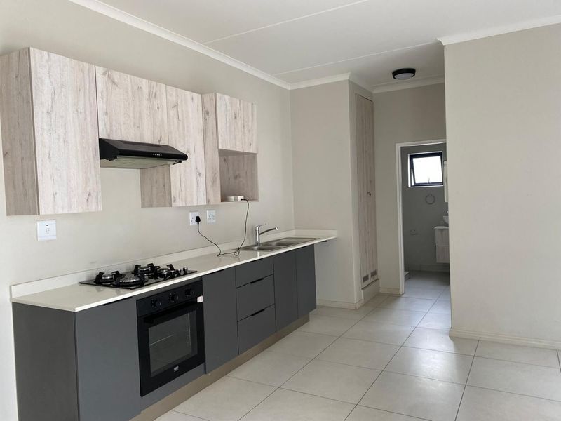Apartment To Rent in Carlswald, Midrand - Photo 4