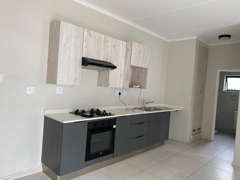 Apartment To Rent in Carlswald, Midrand - Photo 3