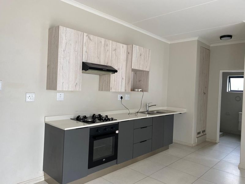 Apartment To Rent in Carlswald, Midrand - Photo 2
