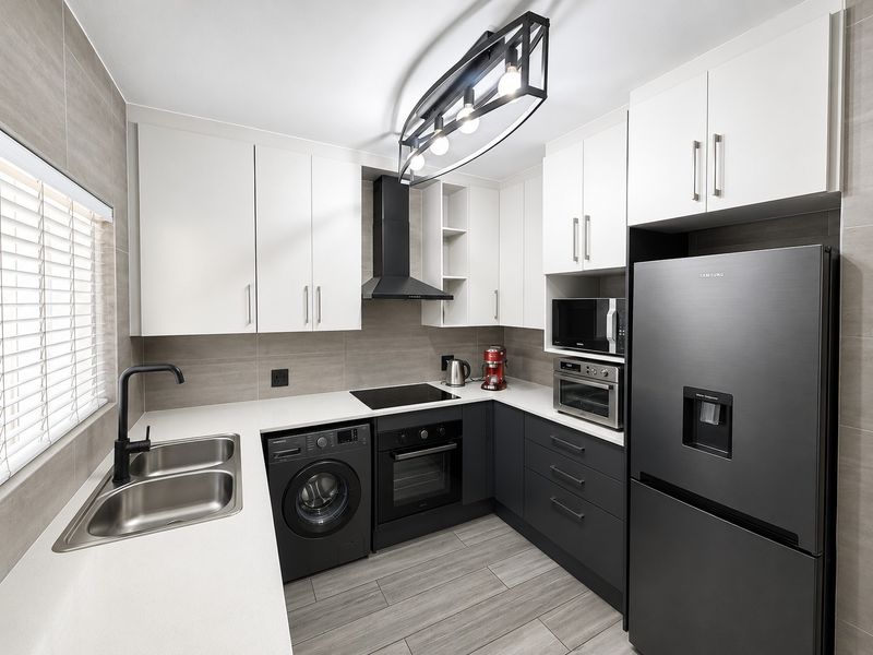 Stunning 2 Bedroom Duplex for Sale in Annlin - Photo 7