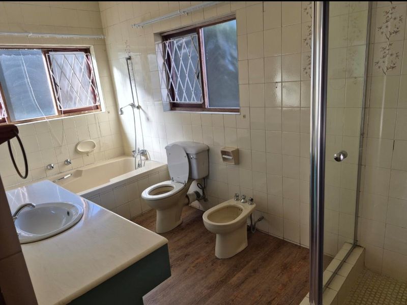 Spacious 4BD House To Rent in North Riding, Randburg - Photo 6