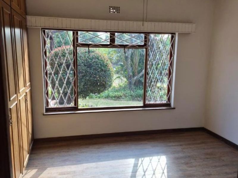 Spacious 4BD House To Rent in North Riding, Randburg - Photo 4