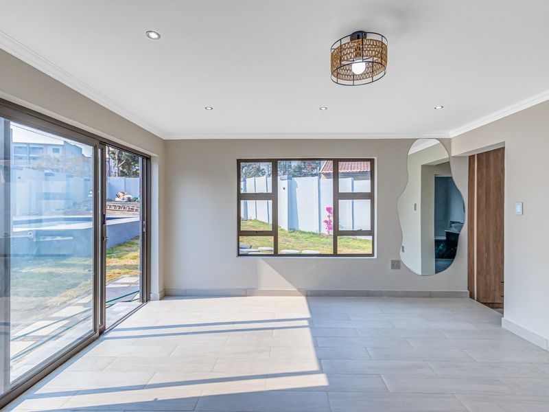 Contemporary Luxury Living in the Heart of Bryanston - Photo 9