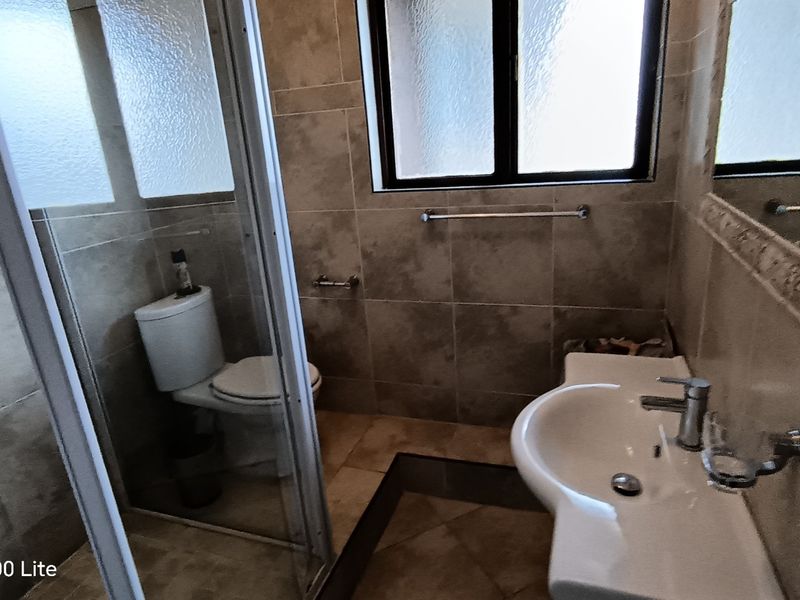 Apartment with coastal charm, St Michaels On Sea, KZN - Photo 8
