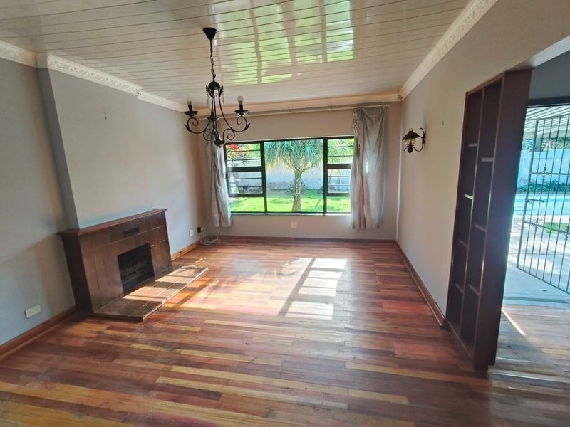 Spacious 3 Bedroom house with attached batchelor patch - Photo 2