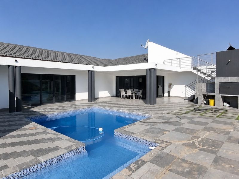 House For Sale in Brits Central, Brits, North West - Photo 1