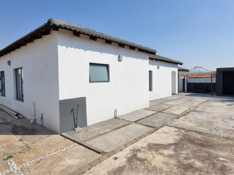 House For Sale in Brits Central, Brits, North West - Photo 8