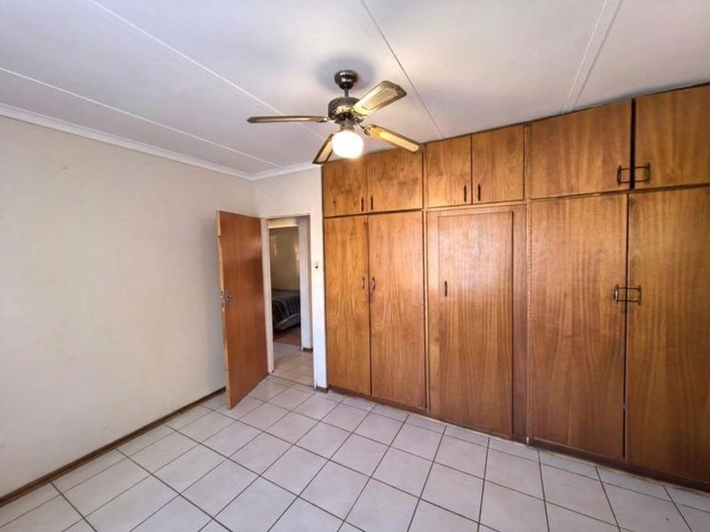 Your Perfect Start! Modern, Easy-Care Living Awaits in Barkly West - Photo 7