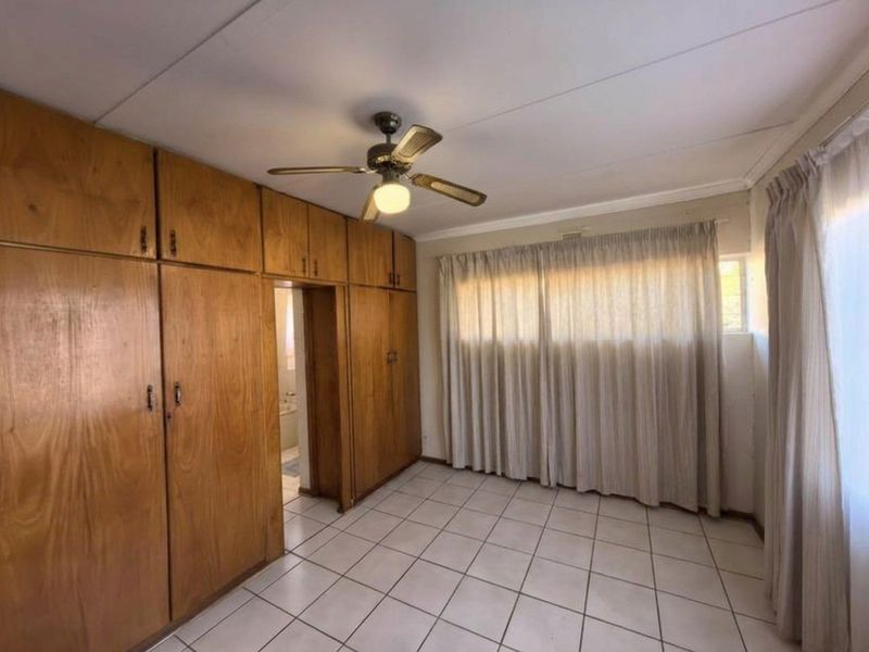 Your Perfect Start! Modern, Easy-Care Living Awaits in Barkly West - Photo 6
