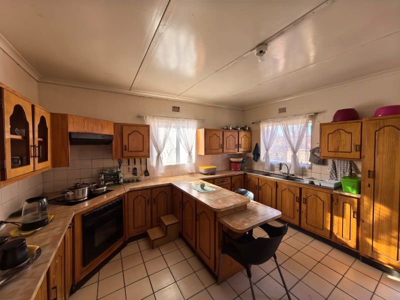 Your Perfect Start! Modern, Easy-Care Living Awaits in Barkly West - Photo 4