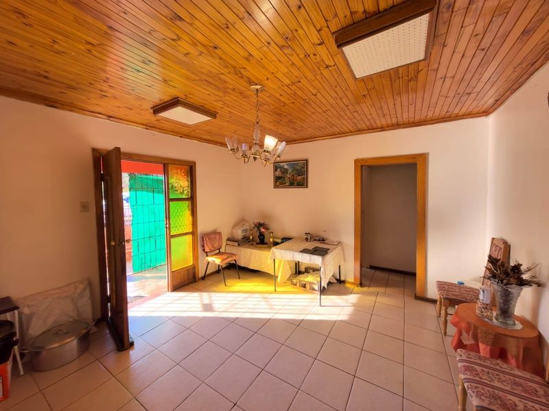 Your Perfect Start! Modern, Easy-Care Living Awaits in Barkly West - Photo 2