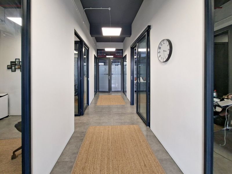 95m2 Second Floor Office/Studio Space at Woodstock Exchange - Photo 10