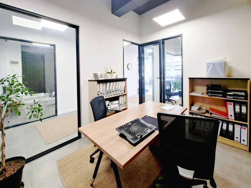 95m2 Second Floor Office/Studio Space at Woodstock Exchange - Photo 4